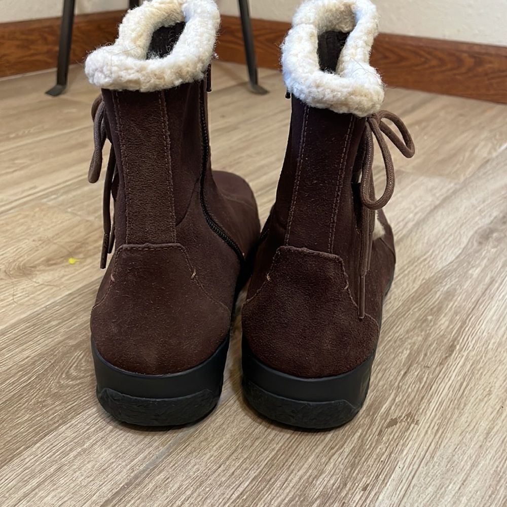 CLARKS BENDABLES brown leather boots - Picture 6 of 9